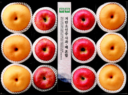 이마트 '저탄소인증 사과&배 혼합세트' 제품 이미지. <이마트 제공>